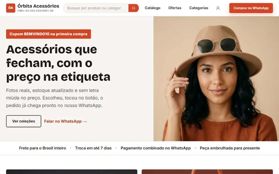 Loja virtual de moda feita na Sitey, com a foto da coleção e as categorias no topo